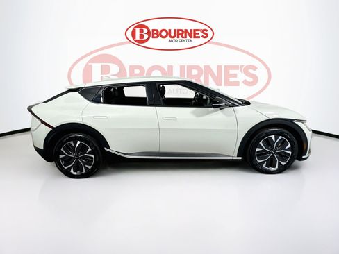 Used 2024 Kia EV6 Light AWD/4WD image 11