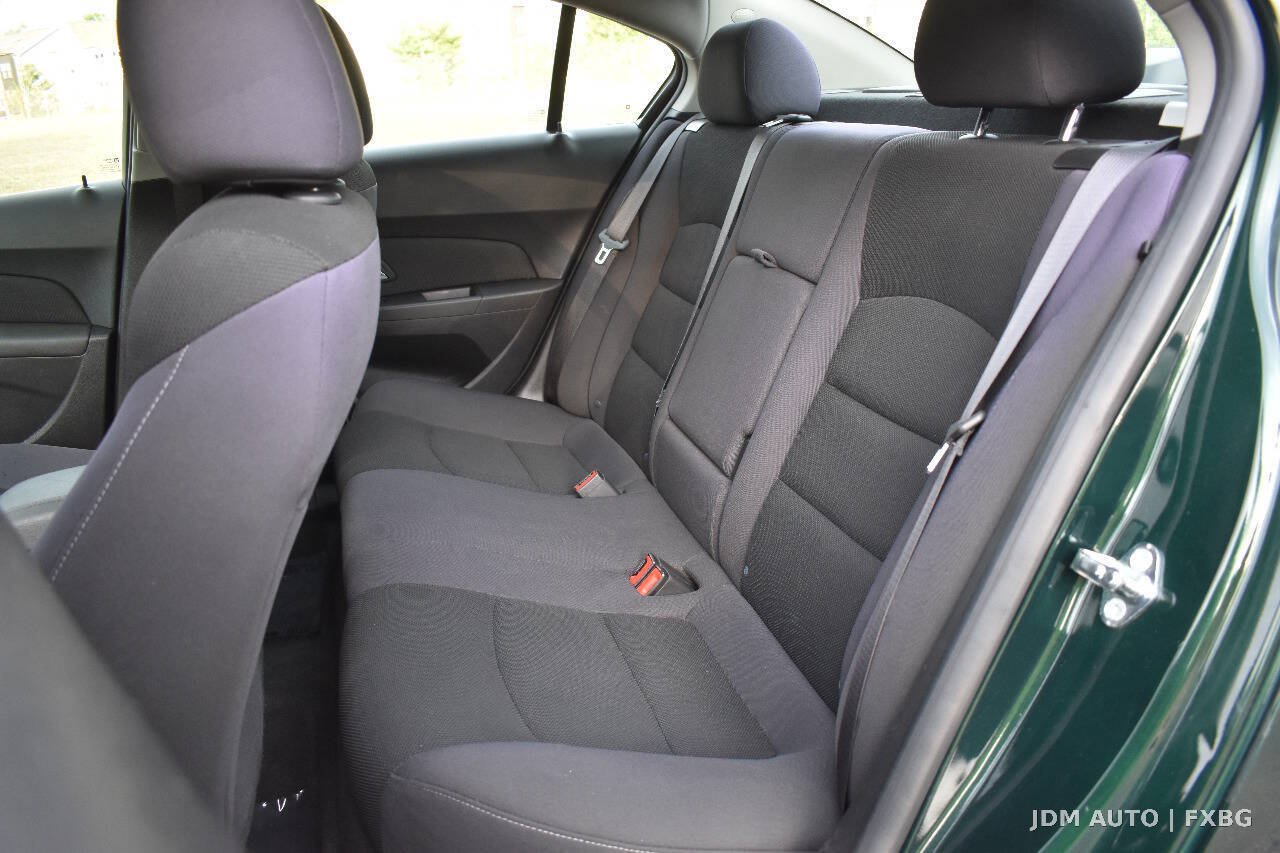 Used 2015 Chevrolet Cruze LT w/ Sun And Sound Package FWD image 15