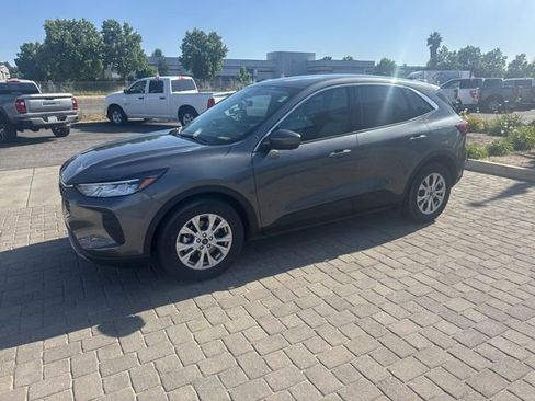 Used 2023 Ford Escape Active w/ Tech Pack #2 FWD image 4