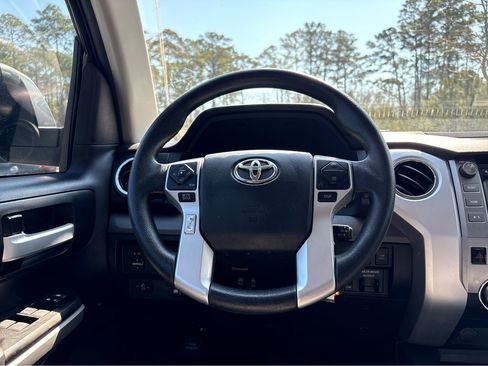 Used 2017 Toyota Tundra SR5 w/ SR5 Upgrade Package image 11