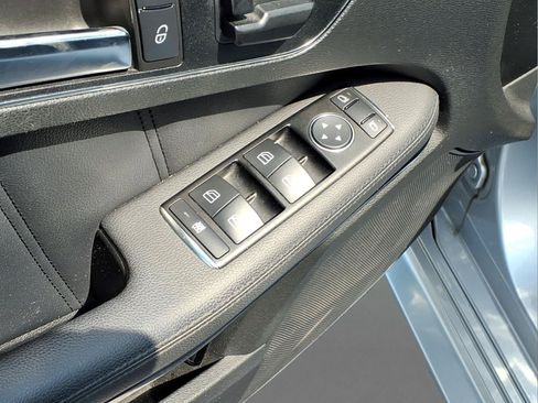 Used 2013 Mercedes-Benz E 350 4MATIC Sedan image 21