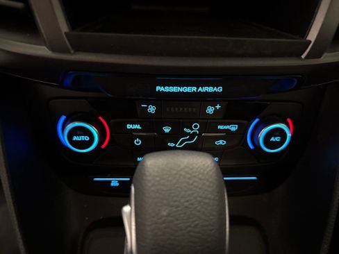 Used 2022 Ford Transit Connect XL FWD image 12