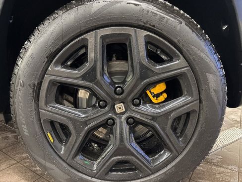 Used 2024 Rivian R1S Adventure image 5