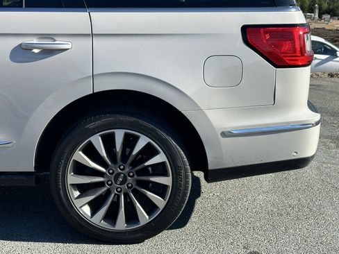 Used 2021 Lincoln Navigator Reserve w/ Luxury Package image 38