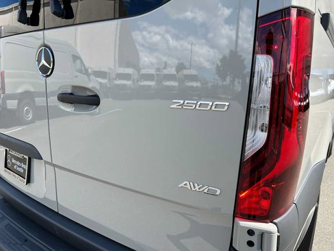 Used 2026 Mercedes-Benz Sprinter 2500 image 16