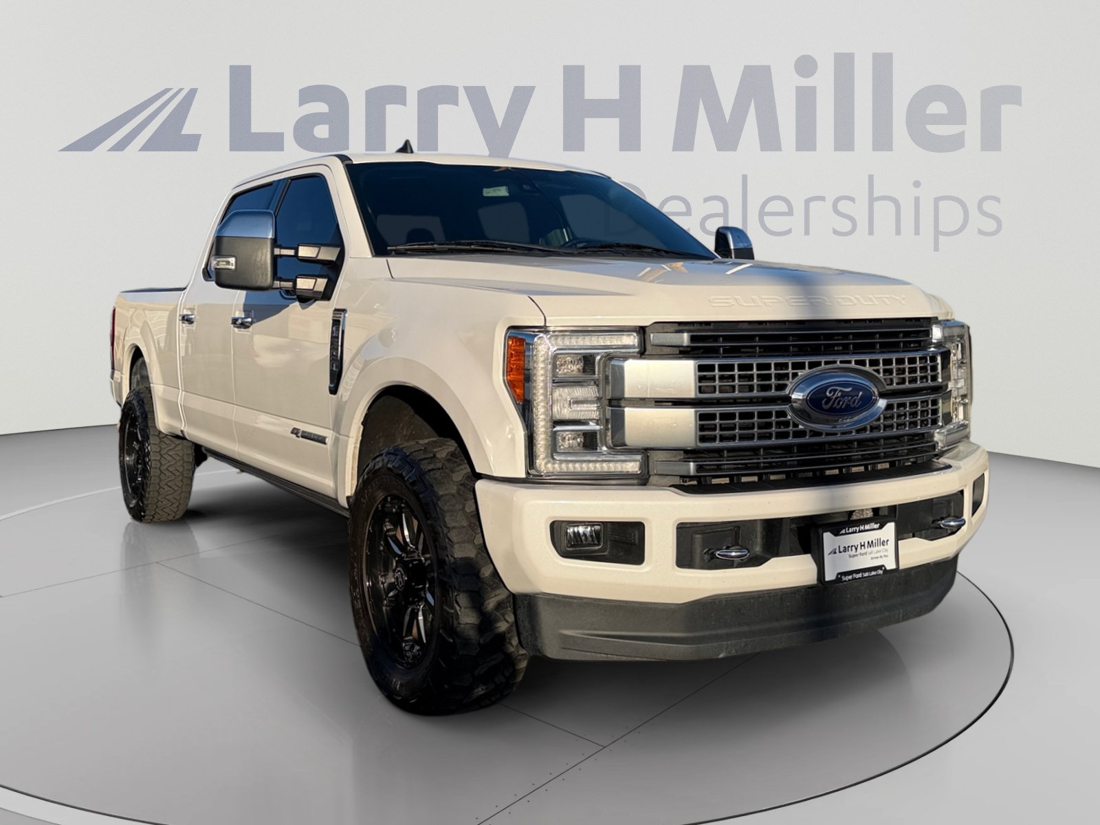 Used 2019 Ford F350 Platinum w/ Platinum Ultimate Package AWD/4WD image 7