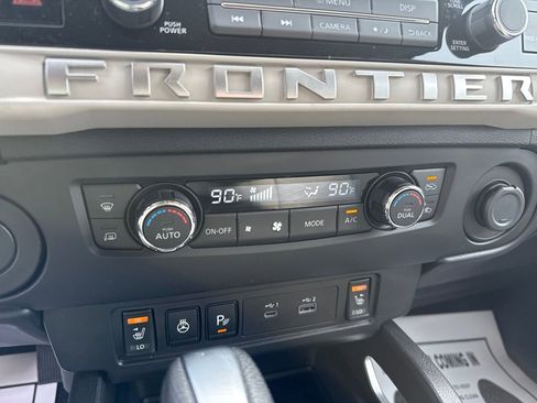 Used 2025 Nissan Frontier SV w/ SV Convenience Package image 19