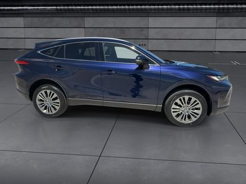 Used 2023 Toyota Venza Limited AWD/4WD image 9