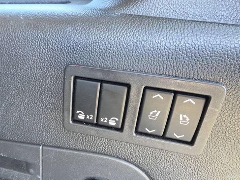 Used 2016 Cadillac Escalade ESV Luxury AWD/4WD image 27