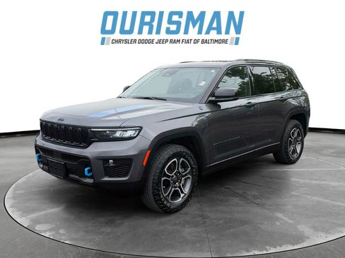 Used 2023 Jeep Grand Cherokee Trailhawk w/ Luxury Tech Group III AWD/4WD image 2
