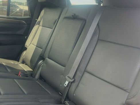 Used 2024 Chevrolet Tahoe LT RWD image 32
