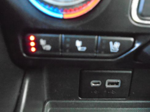 Used 2023 GMC Yukon SLT AWD/4WD image 67