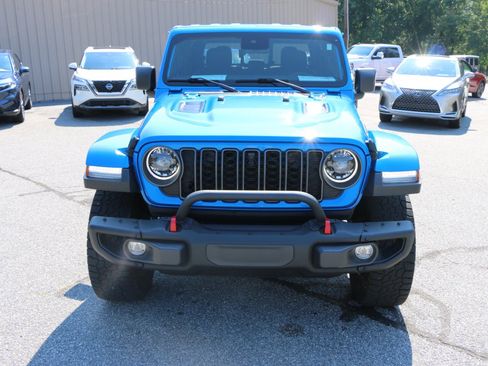 Used 2025 Jeep Gladiator Rubicon AWD/4WD image 11