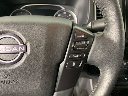Used 2022 Nissan Frontier SV w/ Technology Package RWD image 18
