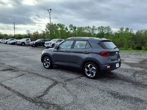 Used 2025 Hyundai Venue SEL FWD image 35