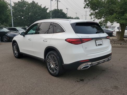 Used 2025 Mercedes-Benz GLC 300 image 3