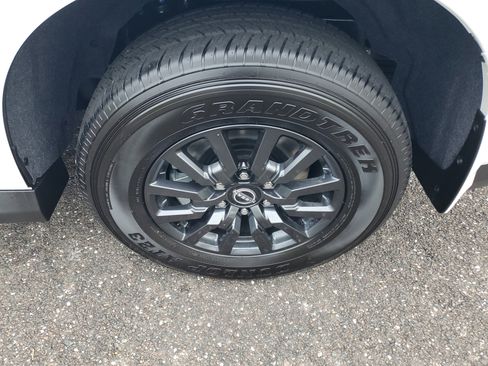 New 2026 Nissan Armada SV image 6