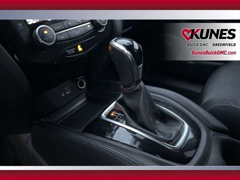 Used 2018 Nissan Rogue SL w/ Premium Package image 25