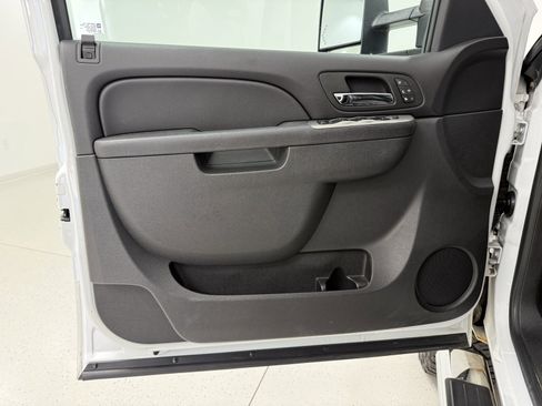 Used 2013 Chevrolet Silverado 2500 LTZ w/ LTZ Plus Package image 14