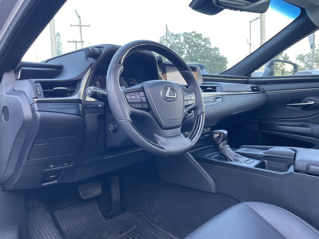 Used 2020 Lexus ES 300h w/ Premium Package FWD image 14