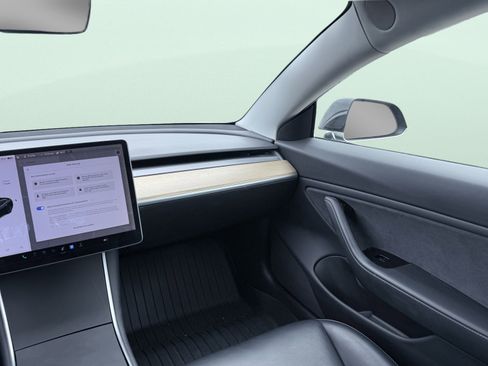 Used 2018 Tesla Model 3 Mid Range image 47