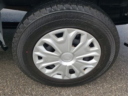 Used 2024 Ford Transit 350 XLT image 30