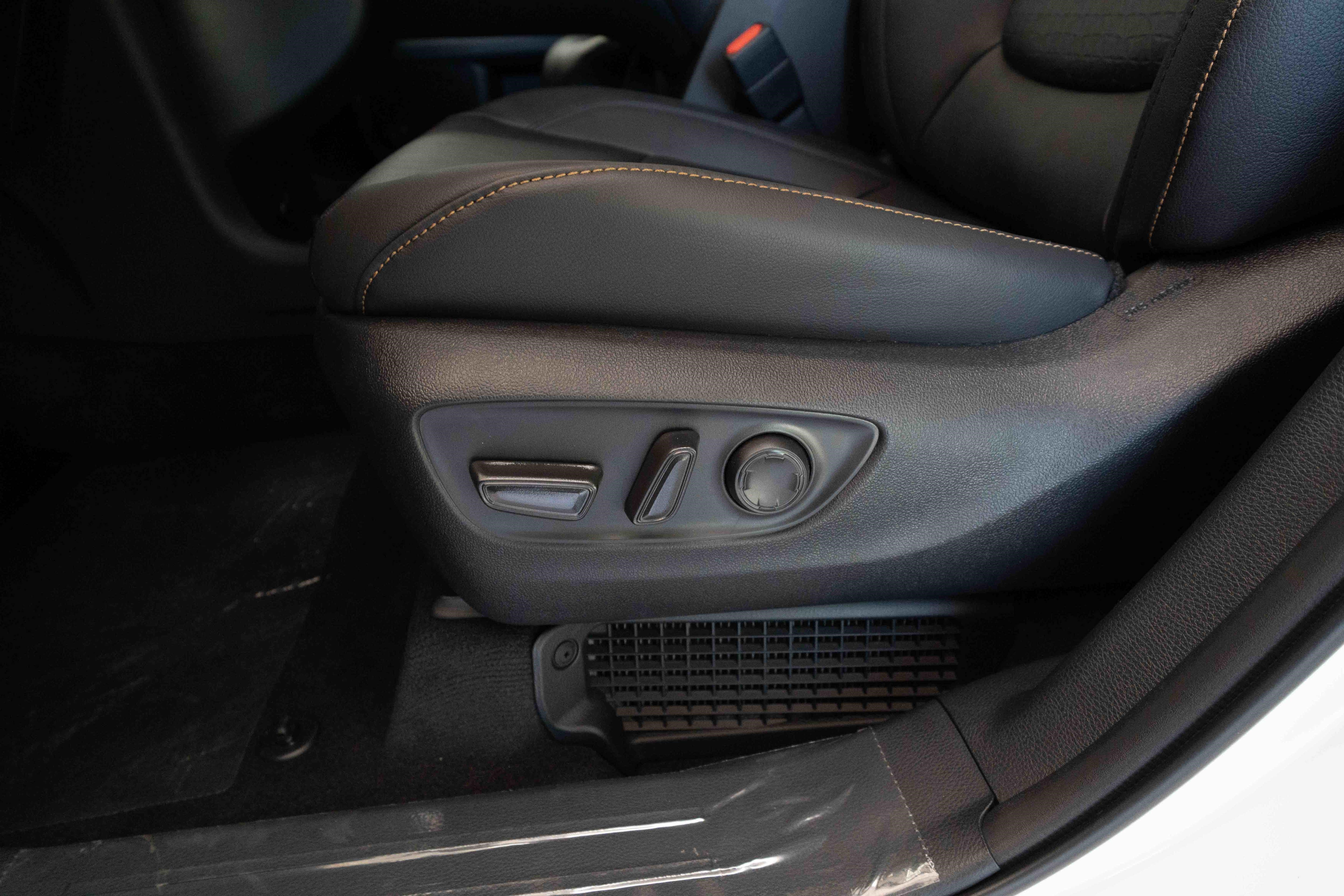 New 2026 Toyota Sienna XLE Woodland Edition AWD/4WD image 12