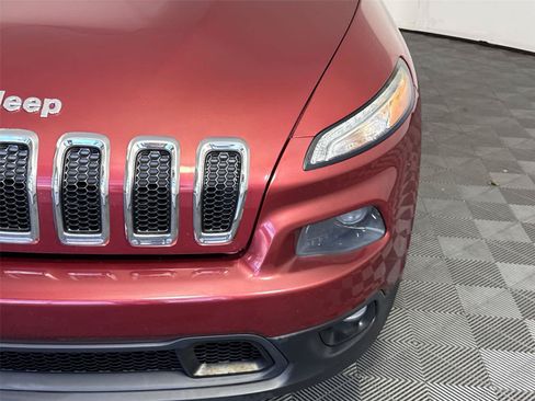 Used 2014 Jeep Cherokee Latitude w/ Cold Weather Group AWD/4WD image 9
