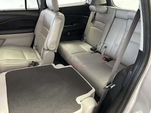 Used 2022 Honda Pilot Touring image 17