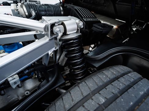 Used 2006 Ford GT image 89