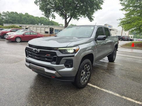 Used 2026 Chevrolet Colorado Z71 w/ Technology Package AWD/4WD image 2