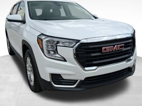 Used 2024 GMC Terrain SLE FWD image 1