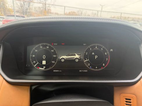 Used 2019 Land Rover Discovery HSE Luxury image 21