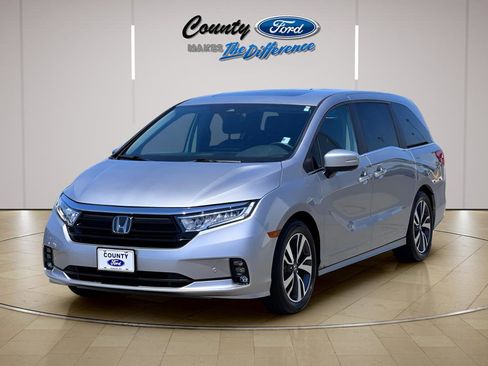 Used 2023 Honda Odyssey Touring image 2