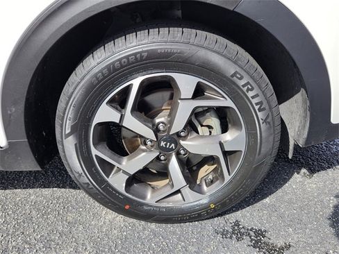 Used 2021 Kia Sportage LX image 17