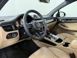 Certified 2025 Porsche Macan image 4