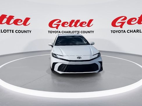 Used 2026 Toyota Camry SE image 3