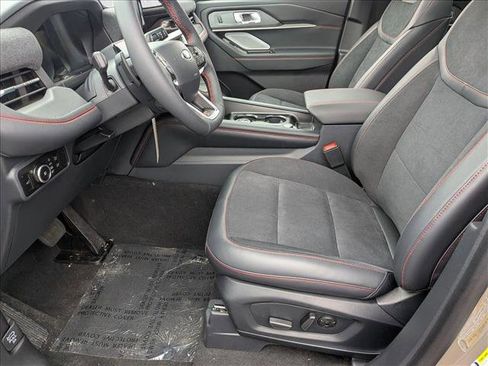New 2026 Ford Explorer ST-Line w/ ST-Line Street Pack image 4