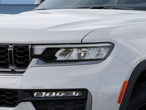 New 2026 Jeep Grand Cherokee L Limited image 10