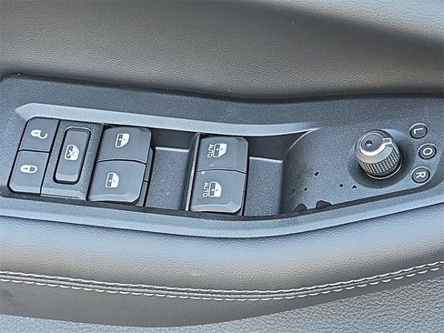 New 2025 Jeep Grand Cherokee L Altitude image 29