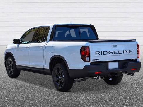 New 2026 Honda Ridgeline Black Edition image 2