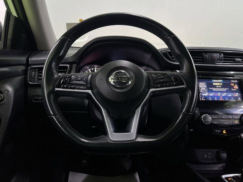 Used 2018 Nissan Rogue SV image 20