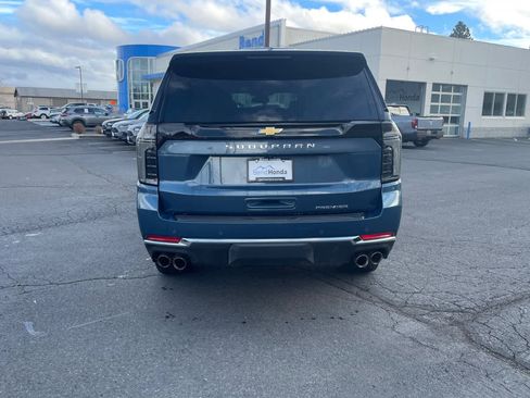 Used 2025 Chevrolet Suburban Premier image 7