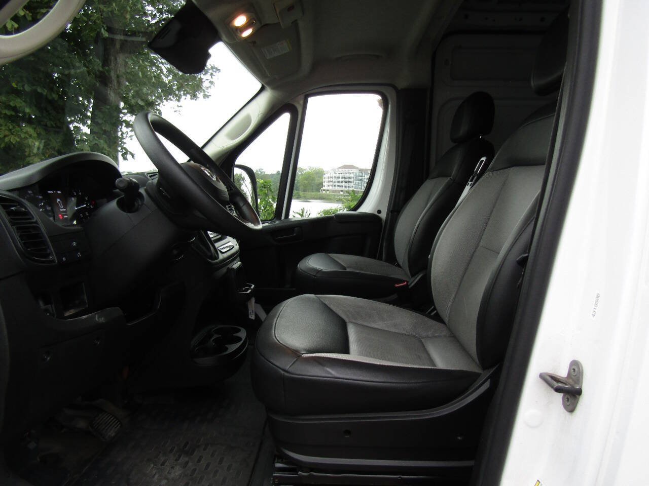 Used 2025 RAM ProMaster 3500 w/ Convenience Group FWD image 10
