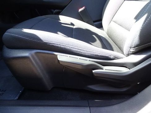 Certified 2025 Chevrolet Equinox EV LT FWD image 22
