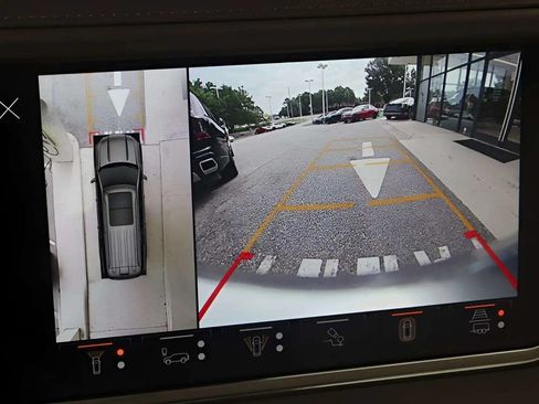 Used 2023 GMC Yukon XL Denali w/ Advanced Technology Package AWD/4WD image 23