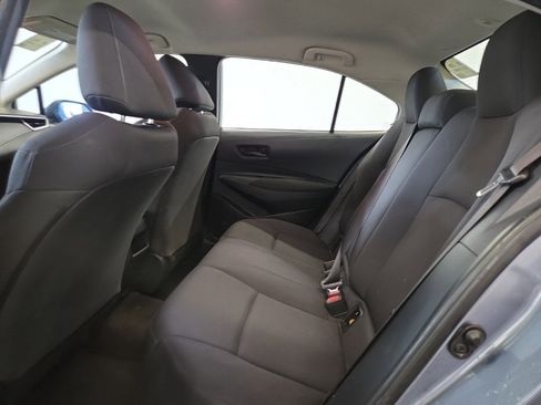 Used 2022 Toyota Corolla LE FWD image 3