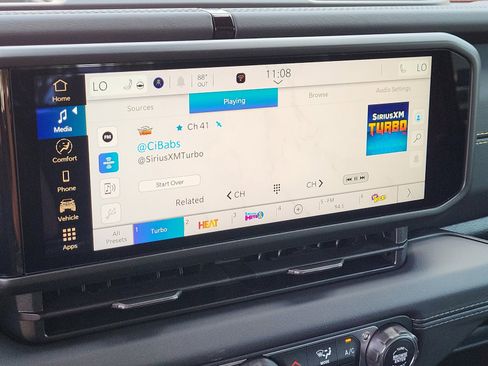 New 2025 Jeep Gladiator High Tide image 16