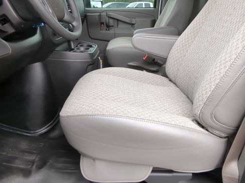 New 2025 GMC Savana 4500 w/ Power Convenience Package RWD image 20