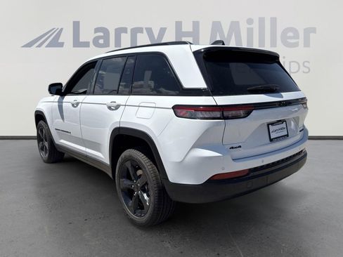 New 2025 Jeep Grand Cherokee Limited w/ Black Appearance Package image 6